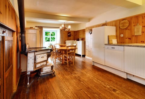 Cottage | Private kitchen | Stovetop