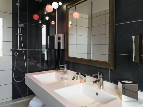 In-room safe, desk, soundproofing, iron/ironing board