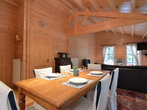 Chalet | Dining