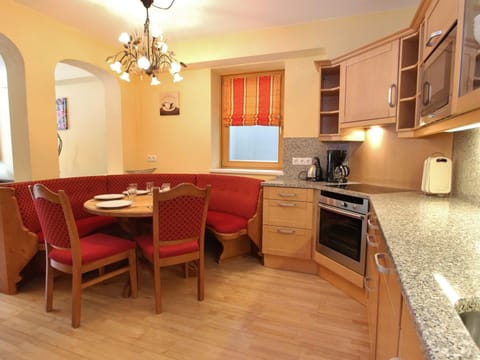 Chalet | Private kitchen | Highchair
