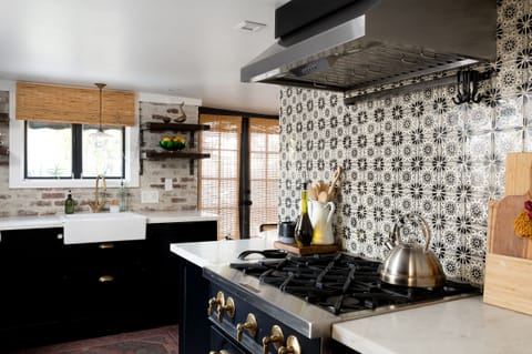 Palm Cottage - Kitchen3