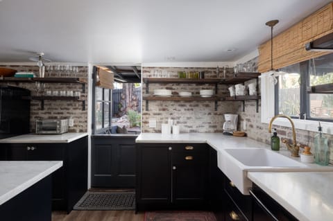 Palm Cottage - Kitchen1