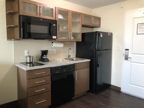 Studio Suite, 2 Queen Beds | Private kitchen | Fridge, microwave, oven, stovetop