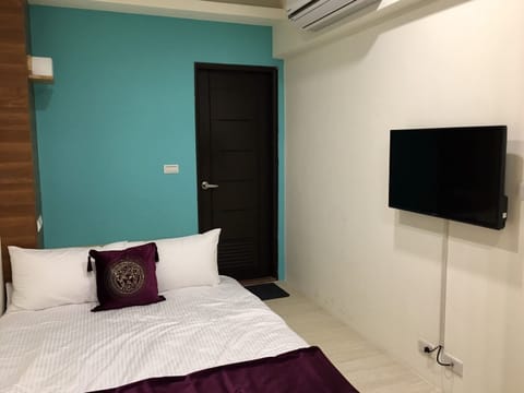 Double Room | Blackout drapes, free WiFi, bed sheets