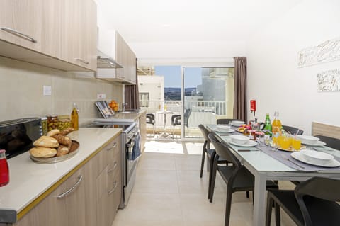 Apartment, 2 Bedrooms (1) | Private kitchen | Full-size fridge, microwave, oven, stovetop