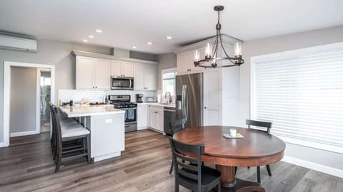 Kitchen & Dining Room
