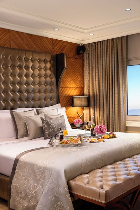 Presidential Suite Forest & Pool View | Premium bedding, minibar, in-room safe, individually decorated