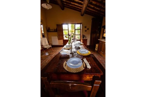 Property, Room, Furniture, Table, Interior Design, Building, Dining Room, Real Estate, House, Cottage