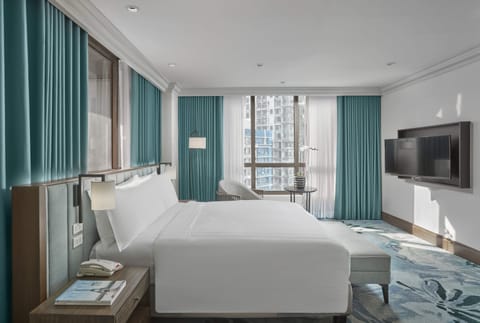 Suite, 1 Bedroom, Business Lounge Access (High Floor) | Premium bedding, down comforters, minibar, in-room safe