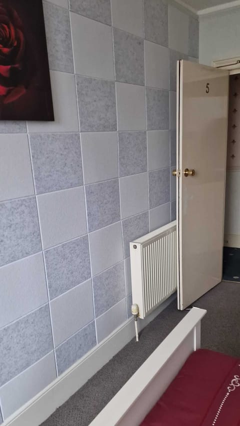 Deluxe Double Room, Sea View (Room 5) | Individually decorated, individually furnished, desk, iron/ironing board