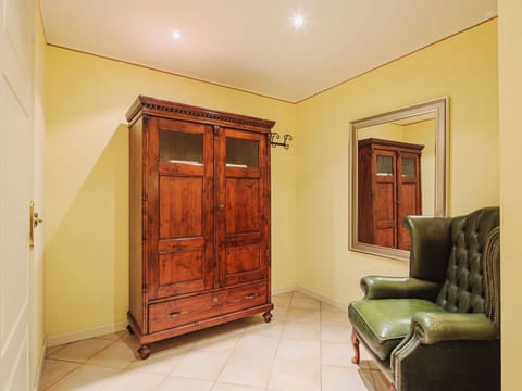 Door, Building, Wood, Couch, Flooring, Interior Design, Floor, Wood Stain, Comfort