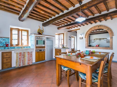 Plant, Property, Building, Natural Landscape, Tree, Land Lot, House, Cottage, Landscape, Residential Area