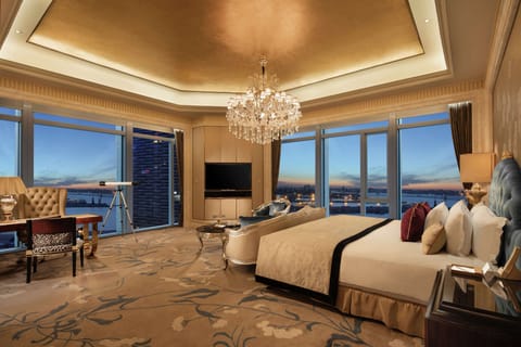 Presidential Suite, 1 King Bed | Premium bedding, minibar, in-room safe, desk