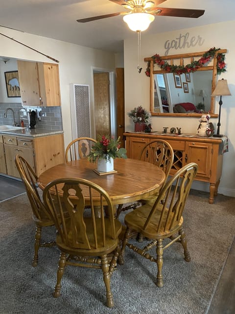 Dining Room Table Opens to accommodate 10