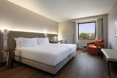 Standard Room | Hypo-allergenic bedding, minibar, in-room safe, desk