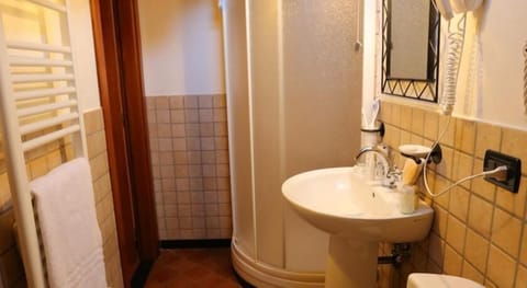 Premium bedding, Tempur-Pedic beds, minibar, in-room safe