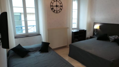 Superior Quadruple Room | Premium bedding, individually decorated, individually furnished, desk