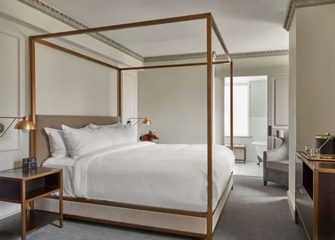 Room, 1 King Bed, Corner | Premium bedding, down comforters, pillowtop beds, in-room safe
