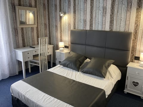 Superior Double Room | Desk, soundproofing, free WiFi, bed sheets