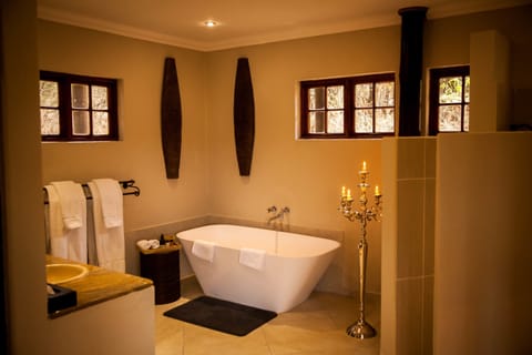 Honeymoon Suites- Private Pool | Bathroom | Separate tub and shower, deep soaking tub, rainfall showerhead