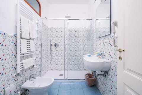 Superior Double or Twin Room, Balcony | Bathroom | Free toiletries, hair dryer, bidet, towels