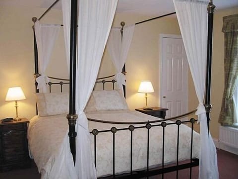 Double Room, Ensuite (Firle - Four Poster)