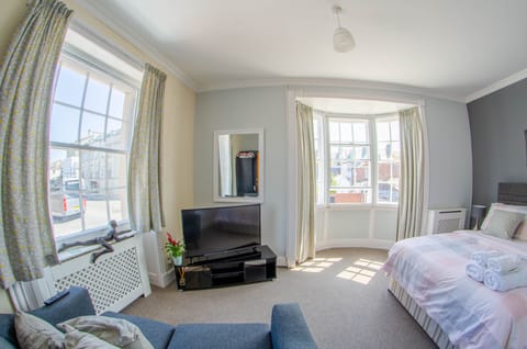 Deluxe Double Room, Ensuite, Sea View (1st Floor) | WiFi