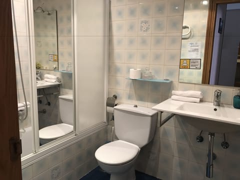 Double Room, Shared Bathroom | Bathroom | Towels