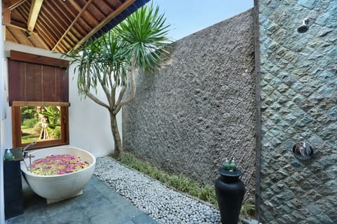 Villa, 2 Bedrooms, Private Pool | Bathroom | Combined shower/tub, free toiletries, hair dryer, bathrobes