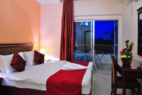 Suite, 2 Bedrooms | Desk, free WiFi, bed sheets