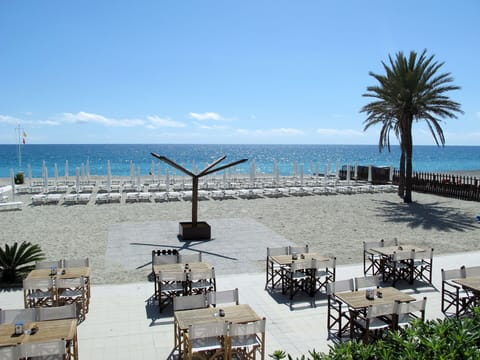 Furniture, Comfort, Wood, Bed, Lighting, Shade, Window, Floor, Flooring