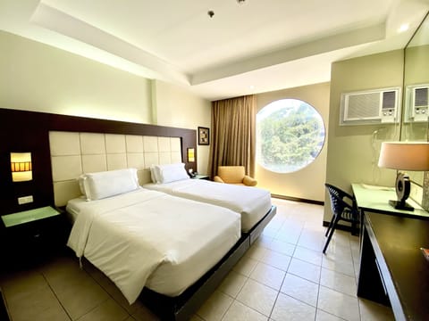 Deluxe Twin (2 Single Beds) | In-room safe, desk, free WiFi, bed sheets