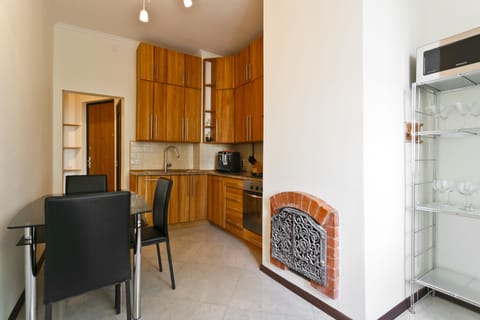 Apartment, 2 Bedrooms | Private kitchen | Full-size fridge, microwave, oven, stovetop