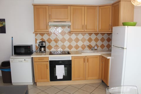 Apartment, Private Pool, Ground Floor (Patio, No 01) | Private kitchen | Fridge, microwave, stovetop, coffee/tea maker