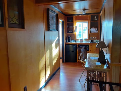 Family Cabin- Pet Friendly | Private kitchen | Mini-fridge, microwave, coffee/tea maker, cookware/dishes/utensils