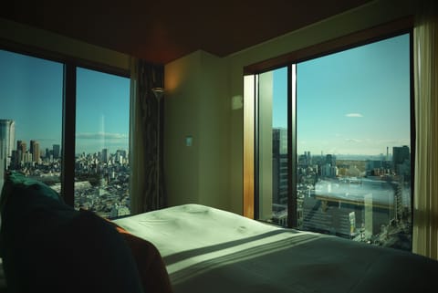 AOYAMA Suite King with City view, Non Smoking | Premium bedding, down comforters, free minibar, in-room safe