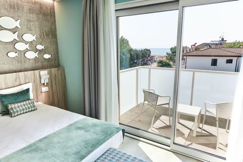 Premium Studio Suite | In-room safe, free WiFi, bed sheets