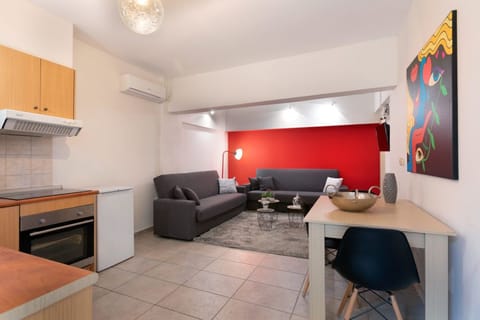 Comfort Apartment | Private kitchen | Fridge, microwave, oven, stovetop