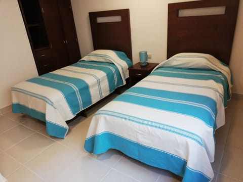 Standard Twin Room | Laptop workspace, iron/ironing board, free WiFi, bed sheets