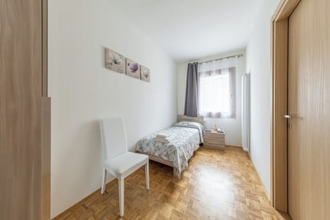 Basic Room | In-room safe, free WiFi, bed sheets