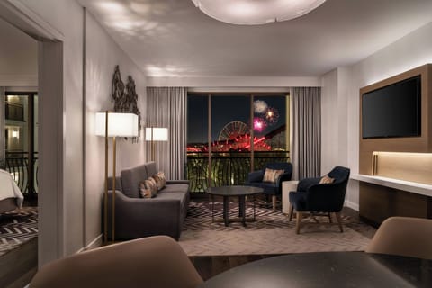 Suite, 1 Bedroom, Theme Park View | Egyptian cotton sheets, premium bedding, down comforters, pillowtop beds