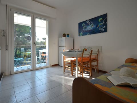 Property, Table, Wood, Interior Design, Floor, Flooring, Wall, Chair, Building, Window