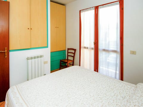 Bedroom, Bed, Room, Furniture, Property, Bed Sheet, Bed Frame, Floor, Interior Design, Real Estate