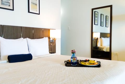 Premium Room, Non Smoking, Ocean View | Premium bedding, in-room safe, individually decorated