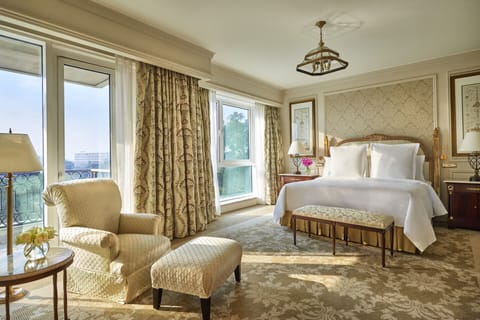 Suite (Diplomatic) | Egyptian cotton sheets, premium bedding, Select Comfort beds, minibar