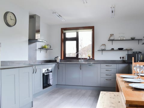 Kitchen/diner | Cuckoo’s Nest, Cove, near Poolewe
