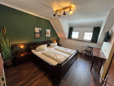 Basic Double Room | Premium bedding, individually decorated, individually furnished