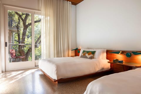 Room, 2 Queen Beds | Premium bedding, pillowtop beds, minibar, in-room safe