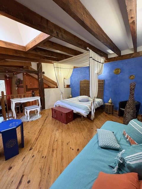 Minibar, desk, iron/ironing board, free WiFi