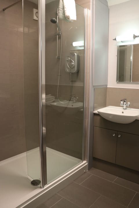 Superior Suite, 1 Bedroom, Mezzanine | Bathroom shower